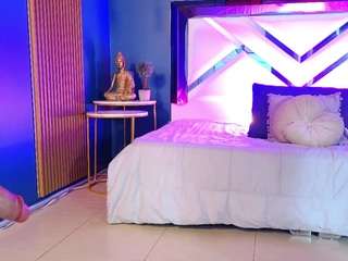 lady-brownn — Camsoda recorded stream image, 17.12.2025 11:40