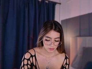 nina-rose — Camsoda recorded stream image, 17.12.2025 15:50