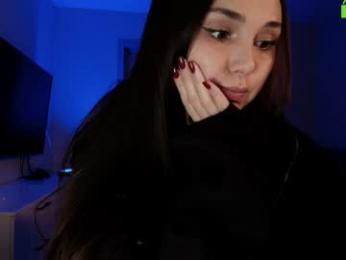 hollyextra — Chaturbate recorded stream image, 17.12.2025 20:00