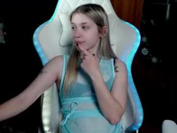ho1yh01e — Chaturbate recorded stream image, 18.12.2025 18:40