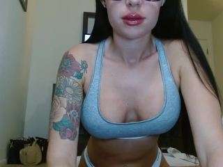 tighttinymilf — Camsoda recorded stream screenshot (19 Dec 2025)