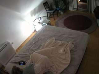 voyeurcam-julmodels-whitebed-4 — Camsoda recorded stream image, 13.12.2025 15:00