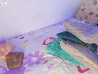 ninapetite — Camsoda recorded stream image, 19.12.2025 21:10