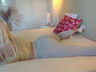 missjuliaa — Camsoda recorded stream image, 20.12.2025 11:00