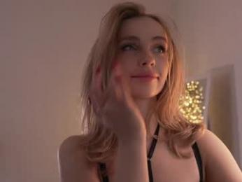 alissa_wxw — Chaturbate recorded stream screenshot (21 Dec 2025)