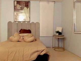 lady-brownn — Camsoda recorded stream image, 27.02.2025 11:50