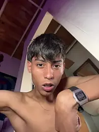 Mauuu18 — Stripchat recorded stream image, 28.12.2025 03:20