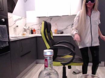 blondalina — Bongacams recorded stream screenshot (01 Jan 2026)