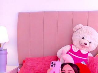 Bella Fontana — Flirt4free recorded stream screenshot (10 Jan 2026)