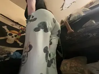 Snowbunnycake_131 — Stripchat recorded stream screenshot (13 Jan 2026)