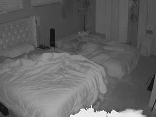 voyeurcam-house-charleys-room — Camsoda recorded stream image, 05.01.2026 11:50