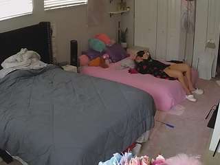 voyeurcam-house-charleys-room — Camsoda recorded stream image, 05.01.2026 11:50