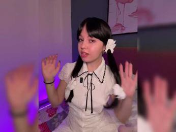 Businka13 — Bongacams recorded stream image, 13.01.2026 17:20