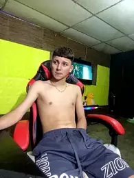 Artursmith — Stripchat recorded stream screenshot (13 Jan 2026)