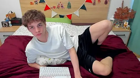 Fandi_777 — Stripchat recorded stream image, 21.01.2026 08:40