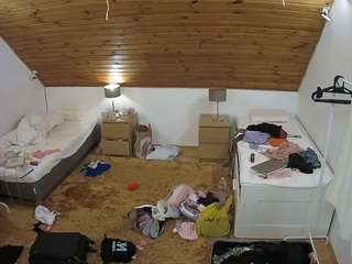 voyeurcam-julmodels-whitebed-2 — Camsoda recorded stream screenshot (21 Jan 2026)