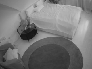 voyeurcam-julmodels-whitebed-4 — Camsoda recorded stream image, 15.01.2026 13:30