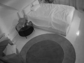 voyeurcam-julmodels-whitebed-4 — Camsoda recorded stream image, 15.01.2026 13:30