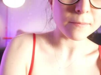 littlee33 — Chaturbate recorded stream image, 25.01.2026 22:10