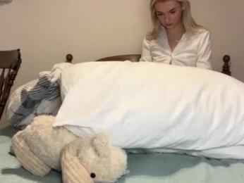 ellalowe — Chaturbate recorded stream image, 01.02.2026 20:50