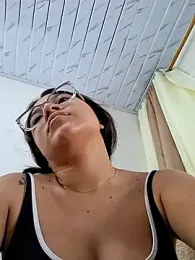 -VICKKY — Stripchat recorded stream screenshot (02 Feb 2026)