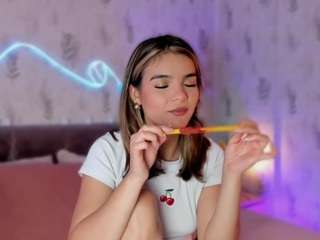 emyliesander — Camsoda recorded stream image, 02.02.2026 17:00