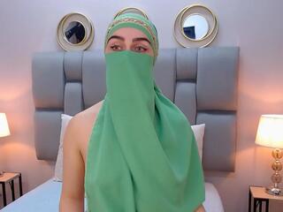 Aliah Manzur — Flirt4free recorded stream screenshot (03 Feb 2026)