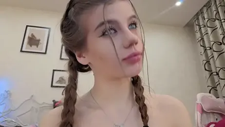 dolly_ll — Stripchat recorded stream image, 04.02.2026 13:20