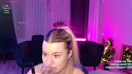 CutiePie69__ — Stripchat recorded stream screenshot (04 Feb 2026)