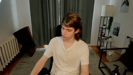 AvenGlow — Stripchat recorded stream image, 05.02.2026 07:30