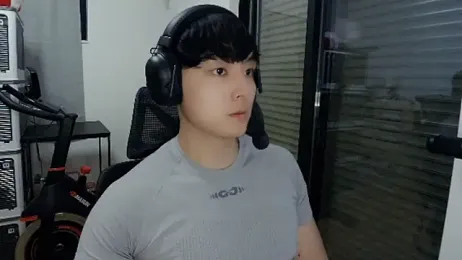 Tkcqcc — Stripchat recorded stream image, 05.02.2026 10:30