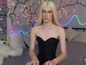 kris_mon — Chaturbate recorded stream screenshot (07 Feb 2026)