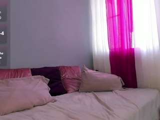 mollyybloom — Camsoda recorded stream screenshot (07 Feb 2026)