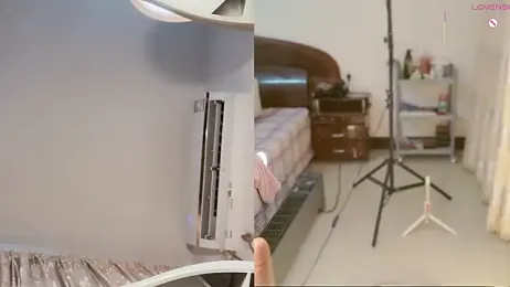 Krismil3 — Stripchat recorded stream screenshot (08 Feb 2026)