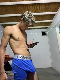 meliodas_23cm — Stripchat recorded stream image, 09.02.2026 03:50