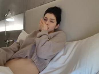 milla_bella — Chaturbate recorded stream screenshot (09 Feb 2026)