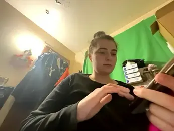 Snowbunnycake_131 — Stripchat recorded stream screenshot (11 Feb 2026)