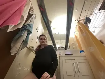 Snowbunnycake_131 — Stripchat recorded stream screenshot (11 Feb 2026)