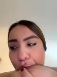 valeria2019hot — Stripchat recorded stream screenshot (11 Feb 2026)