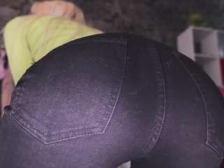 yourfeetmodel — Camsoda recorded stream image, 13.02.2026 02:10