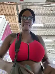 Bustykeyla — Stripchat recorded stream screenshot (13 Feb 2026)