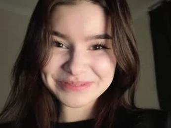 sladkoezka — Chaturbate recorded stream screenshot (13 Feb 2026)