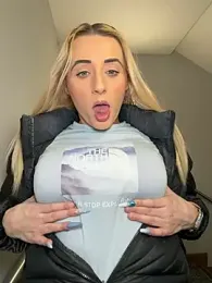 Strongqueen — Stripchat recorded stream screenshot (15 Feb 2026)