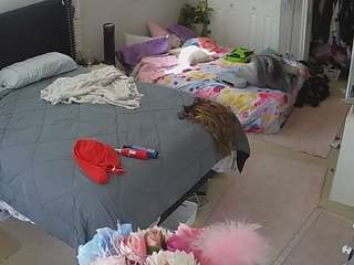 voyeurcam-house-charleys-room — Camsoda recorded stream image, 17.02.2026 07:10