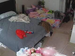 voyeurcam-house-charleys-room — Camsoda recorded stream image, 17.02.2026 07:10