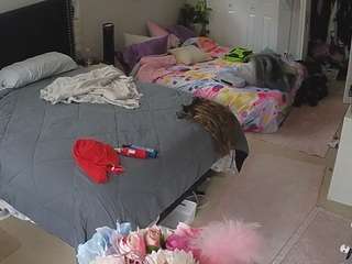 voyeurcam-house-charleys-room — Camsoda recorded stream image, 17.02.2026 07:10