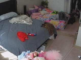 voyeurcam-house-charleys-room — Camsoda recorded stream image, 17.02.2026 07:10
