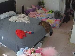 voyeurcam-house-charleys-room — Camsoda recorded stream image, 17.02.2026 07:10