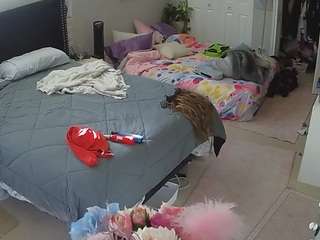 voyeurcam-house-charleys-room — Camsoda recorded stream image, 17.02.2026 07:10