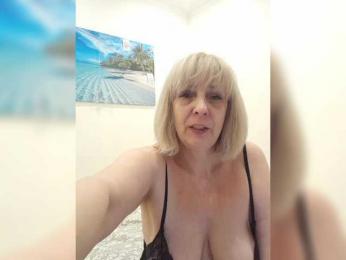 mery8poppins — Bongacams recorded stream screenshot (19 Feb 2026)